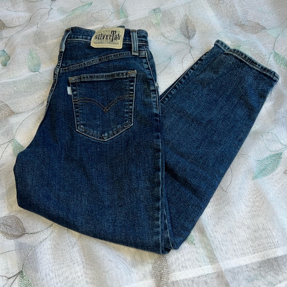 Levi MOM JEAN 27